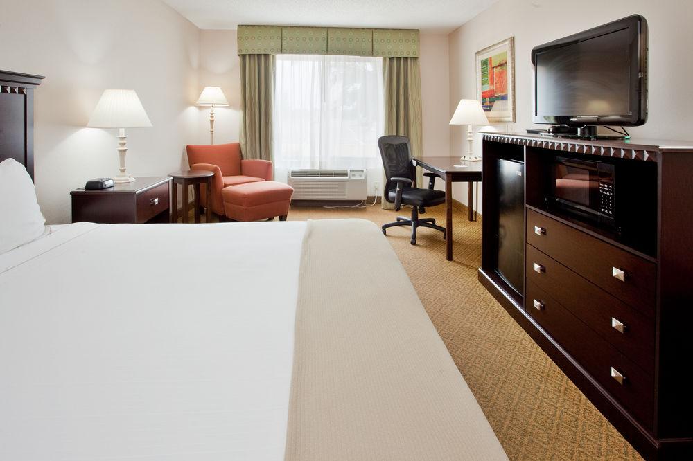 Holiday Inn Express Hotel & Suites Kinston By Ihg Exterior foto