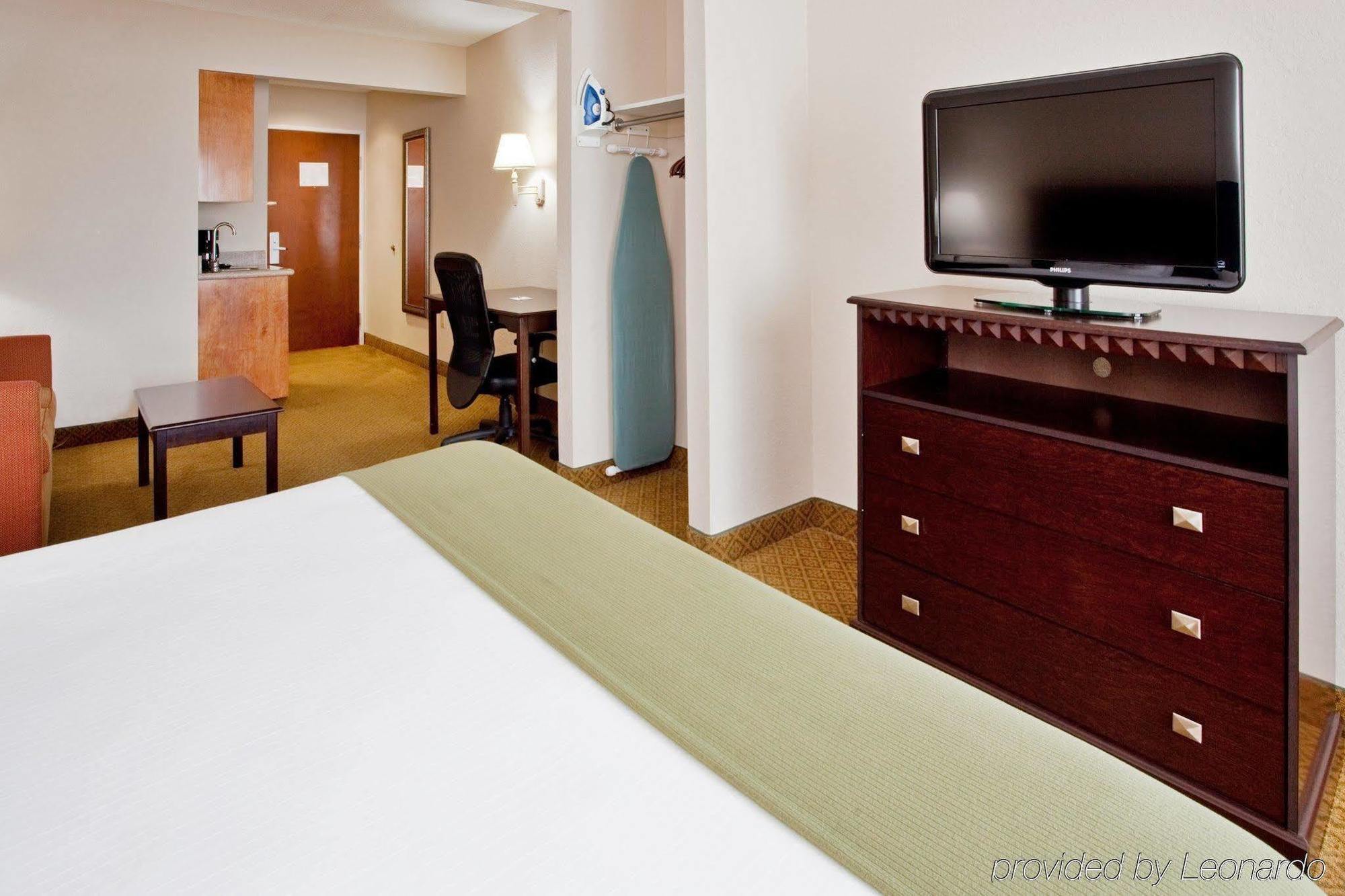 Holiday Inn Express Hotel & Suites Kinston By Ihg Zimmer foto